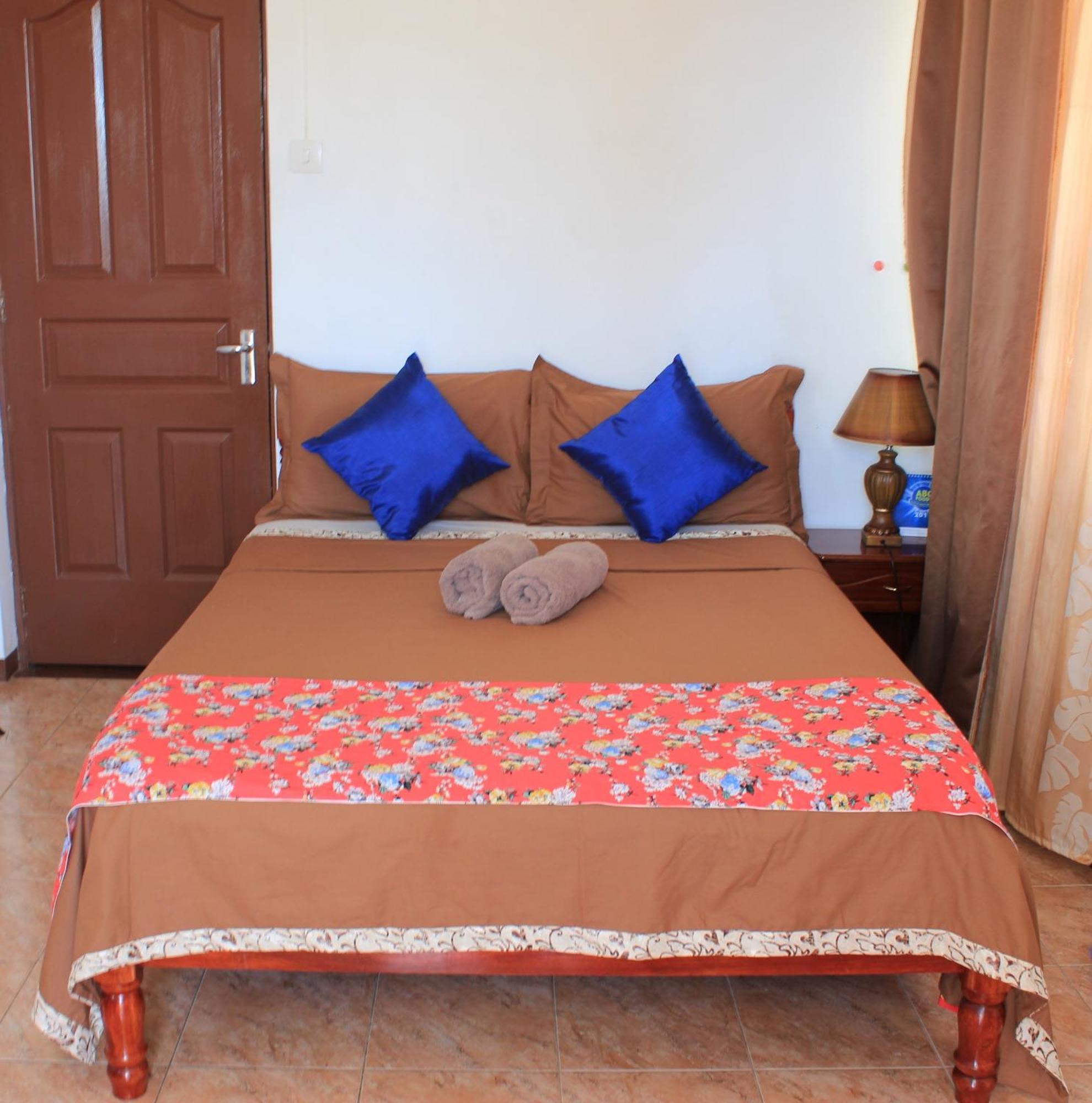 เลอโบวัลลอน บี แอนด์ บี Bed & Breakfast มาเฮบอร์ก ภายนอก รูปภาพ