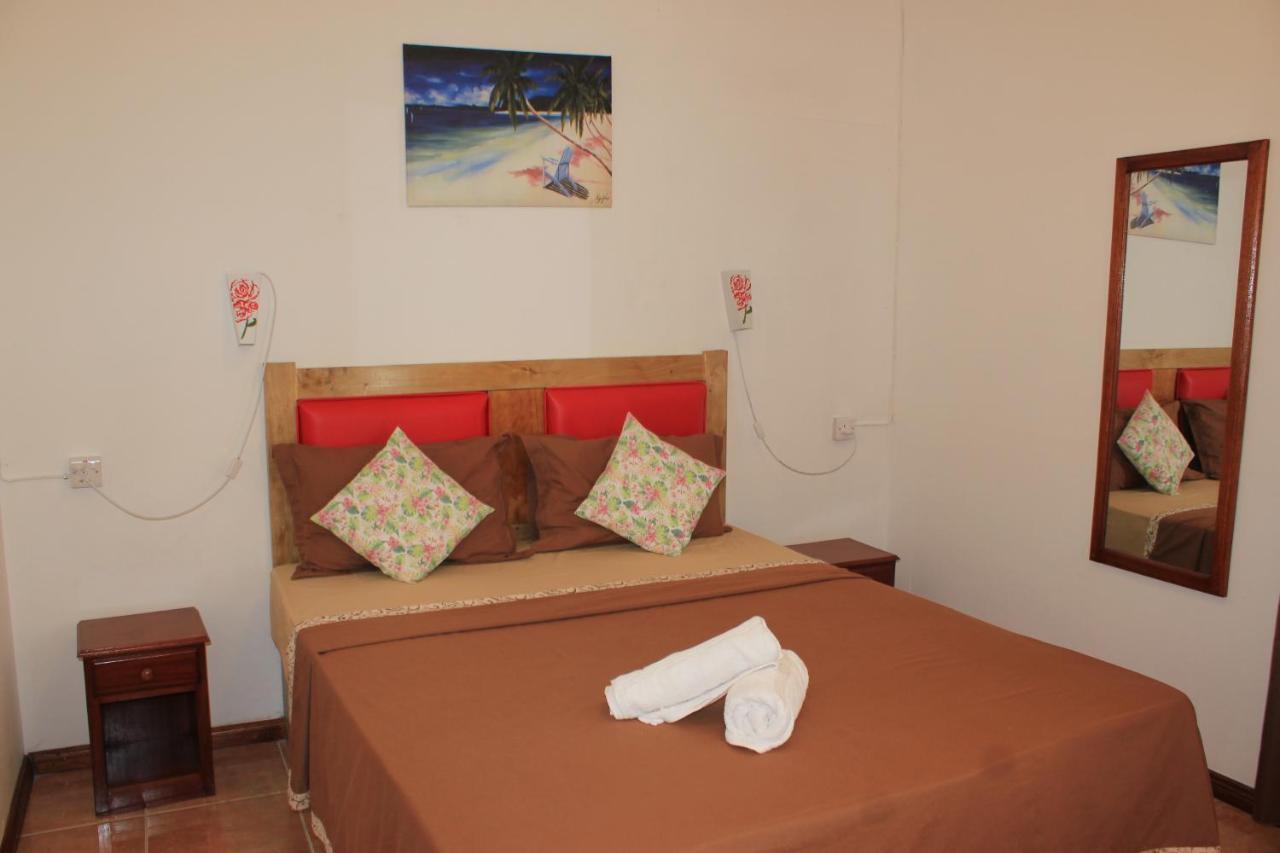 เลอโบวัลลอน บี แอนด์ บี Bed & Breakfast มาเฮบอร์ก ภายนอก รูปภาพ